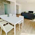 Basillica 3 Bedrooms アパート *