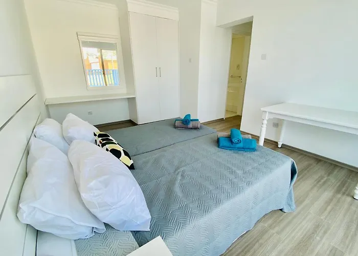 Basillica 3 Bedrooms アパート *