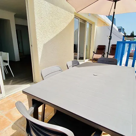 Basillica 3 Bedrooms Apartament