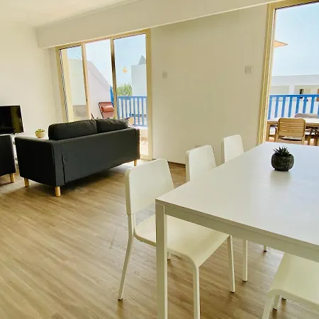 Basillica 3 Bedrooms Lägenhet
